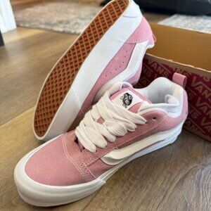 NEW Van's Knu Skool Shoes Size Junior 6.5